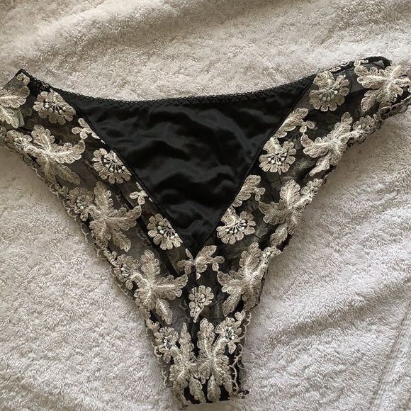 Victoria’s Secret black lace panty - Picture 3 of 5